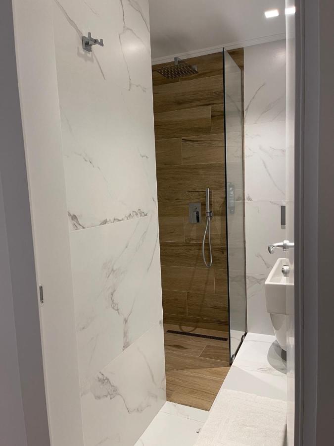 阿乌尼奥哈酒店 Sarandë 外观 照片