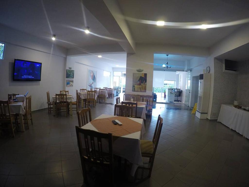 阿乌尼奥哈酒店 Sarandë 外观 照片